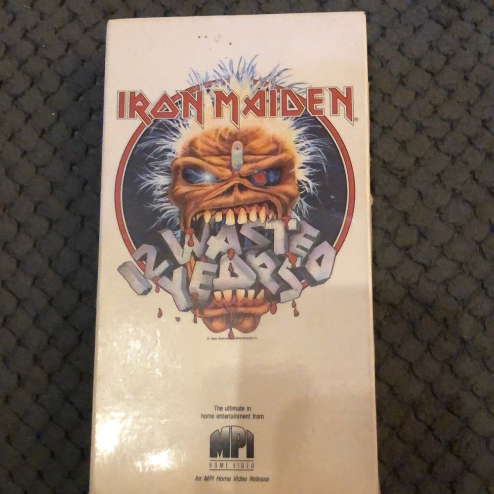Iron Maiden 12 wasted yrs vhs